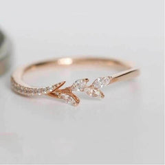 HUITAN Luxury Wedding Anniversary Ring with Pear Shape Huge CZ Prong Setting Rose Gold Color Fashion Engagement Rings for Women